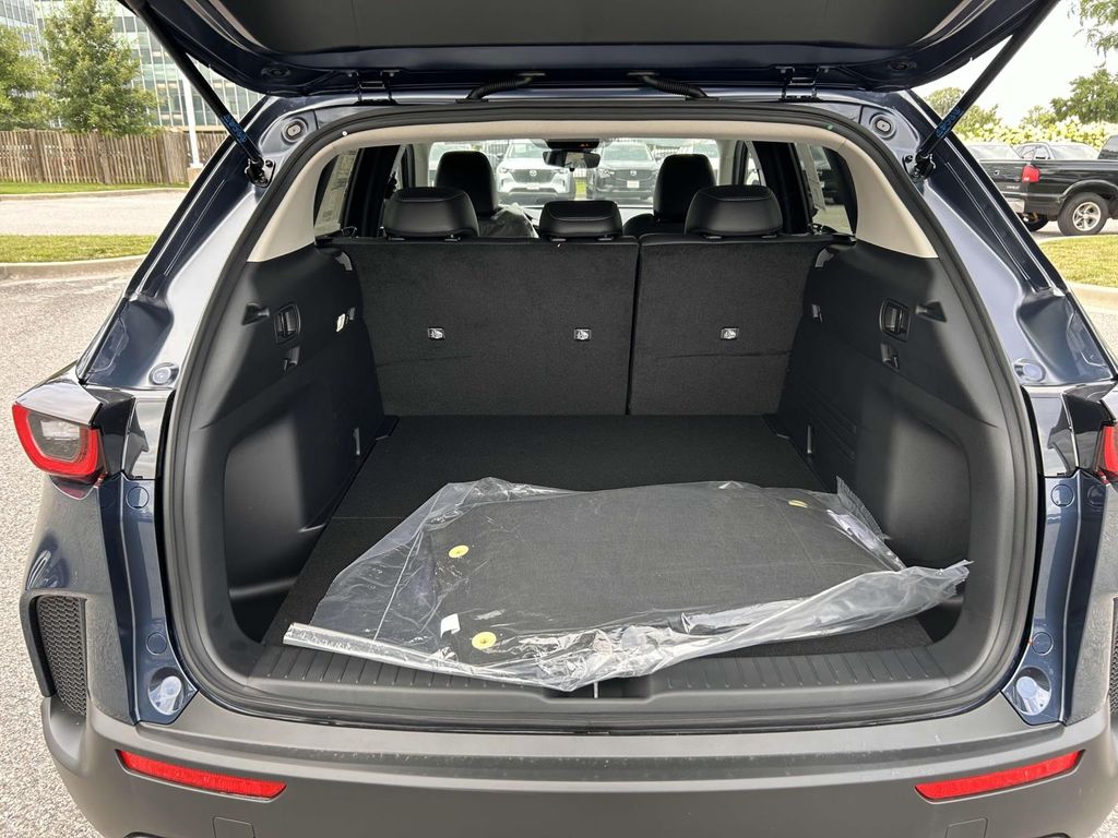 Vehicle image 8 of 30
