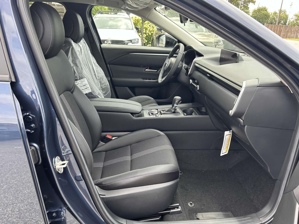 Vehicle image 10 of 30