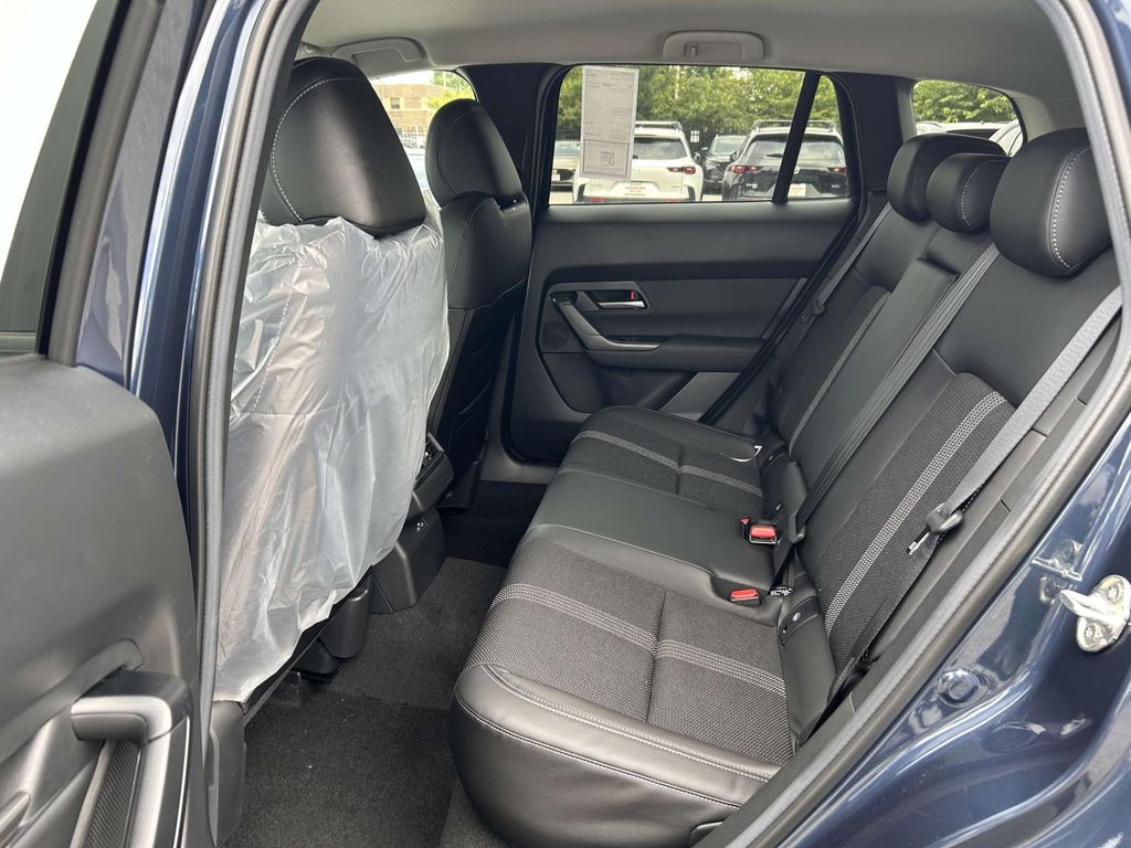 Vehicle image 11 of 30