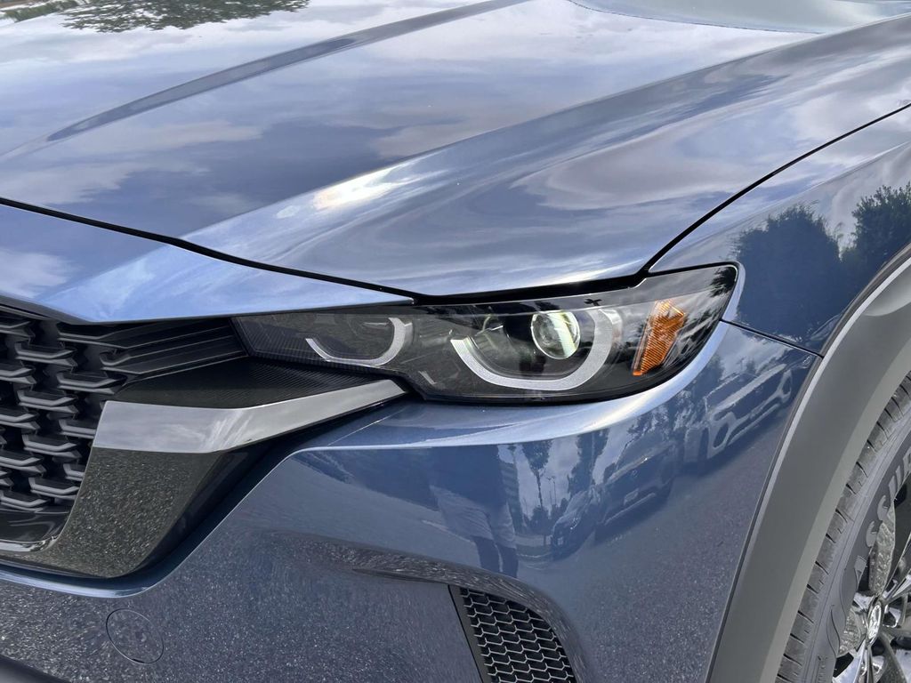 Vehicle image 26 of 30