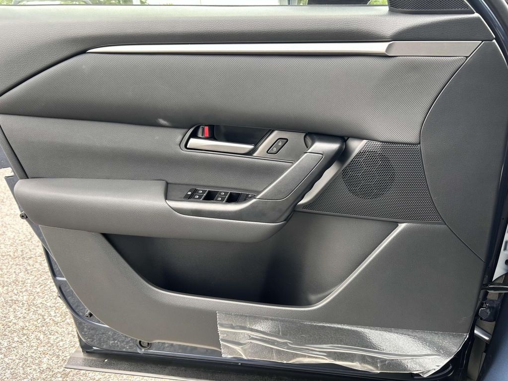 Vehicle image 22 of 30