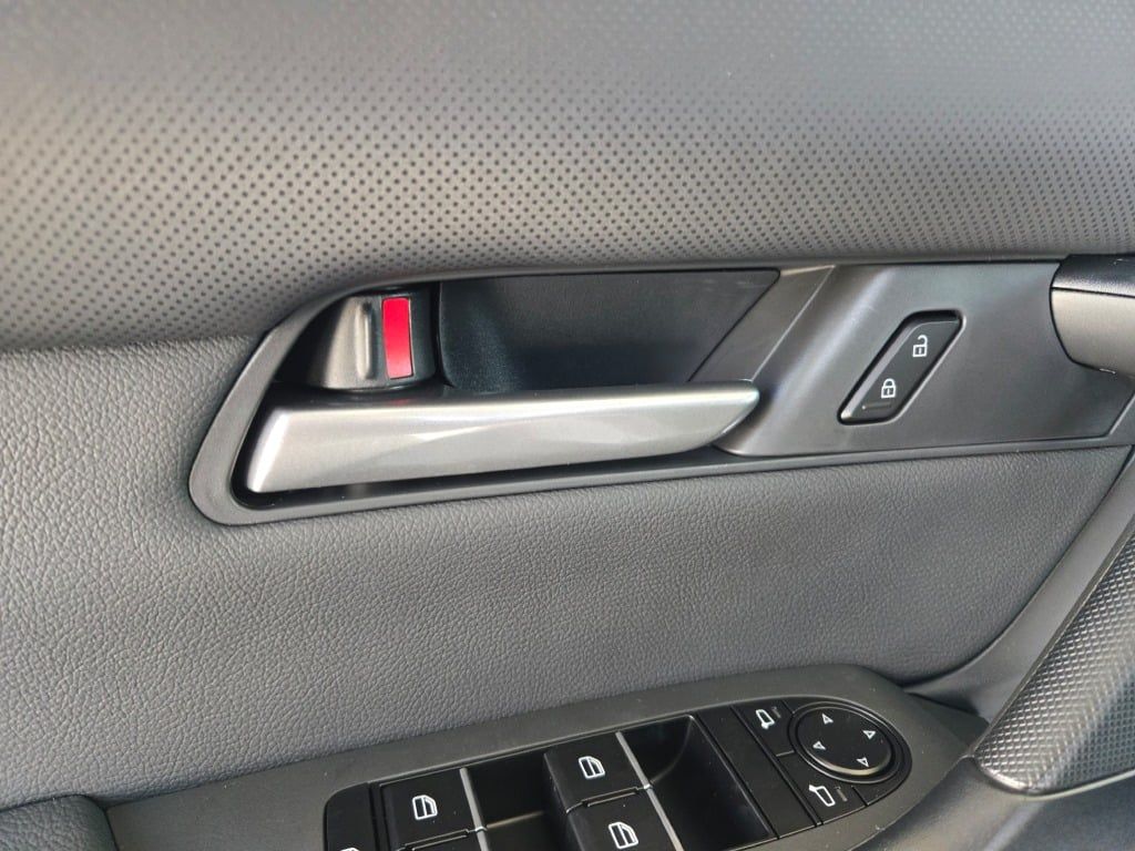 2025 Mazda CX-50 2.5 S Select Package Image 26 of 27