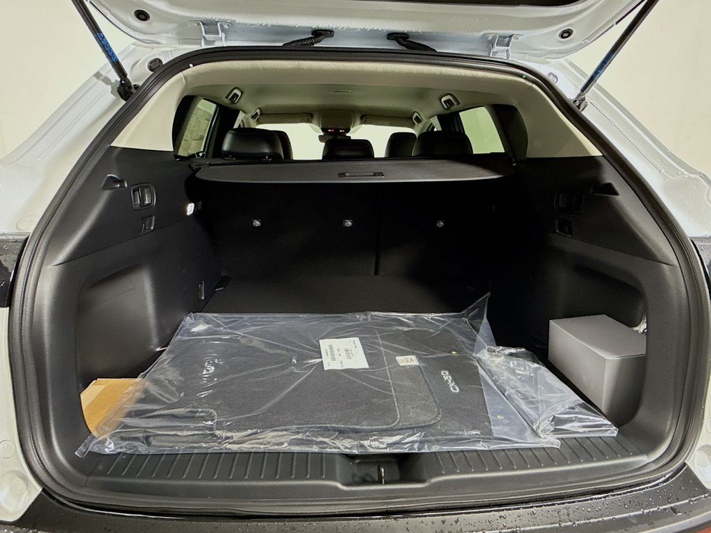 Vehicle image 25 of 32