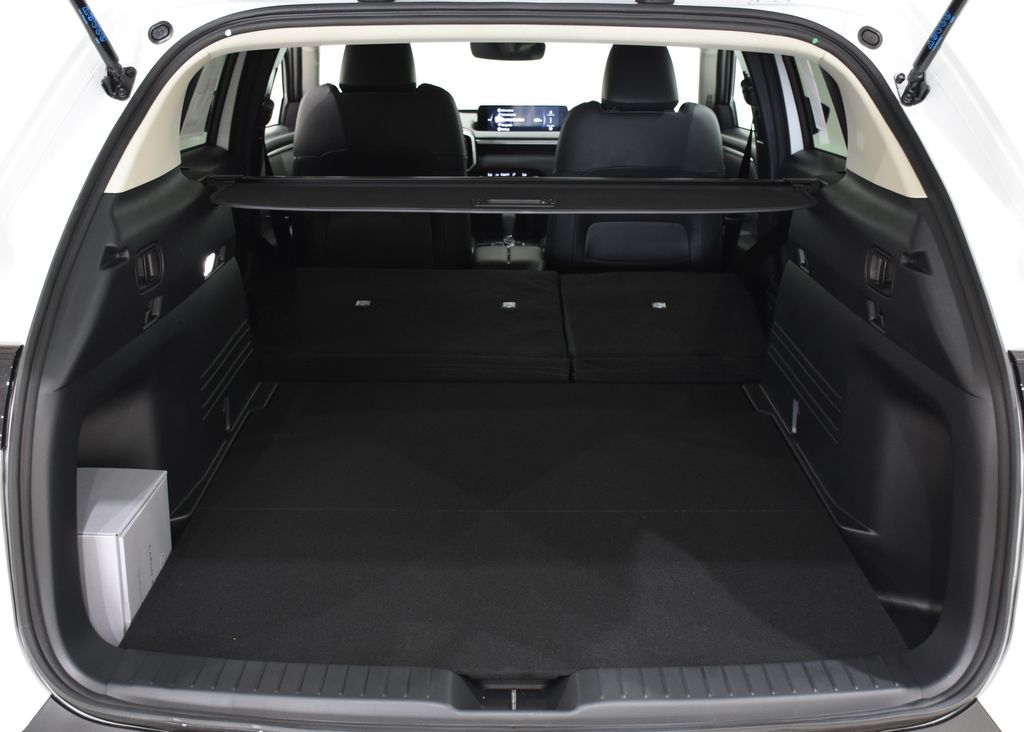 Vehicle image 9 of 26