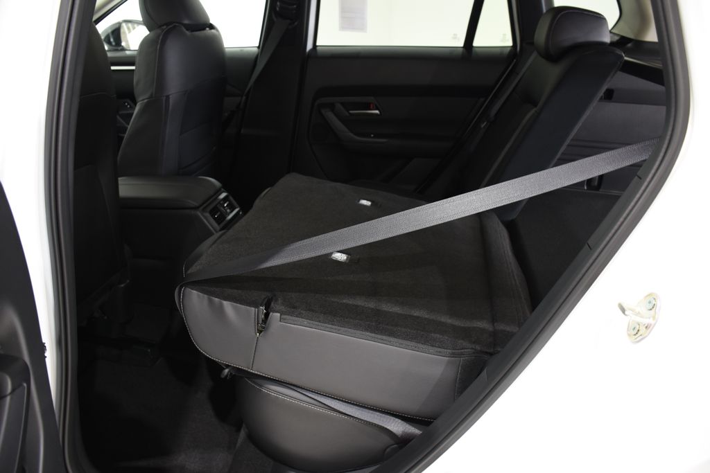 Vehicle image 24 of 26