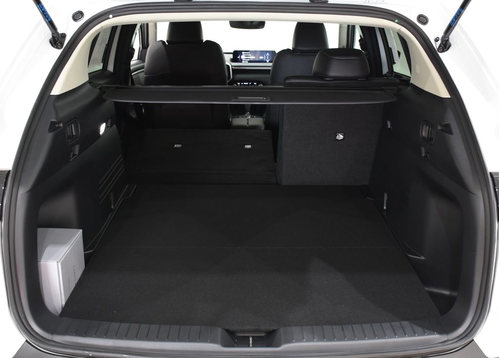 Vehicle image 8 of 26