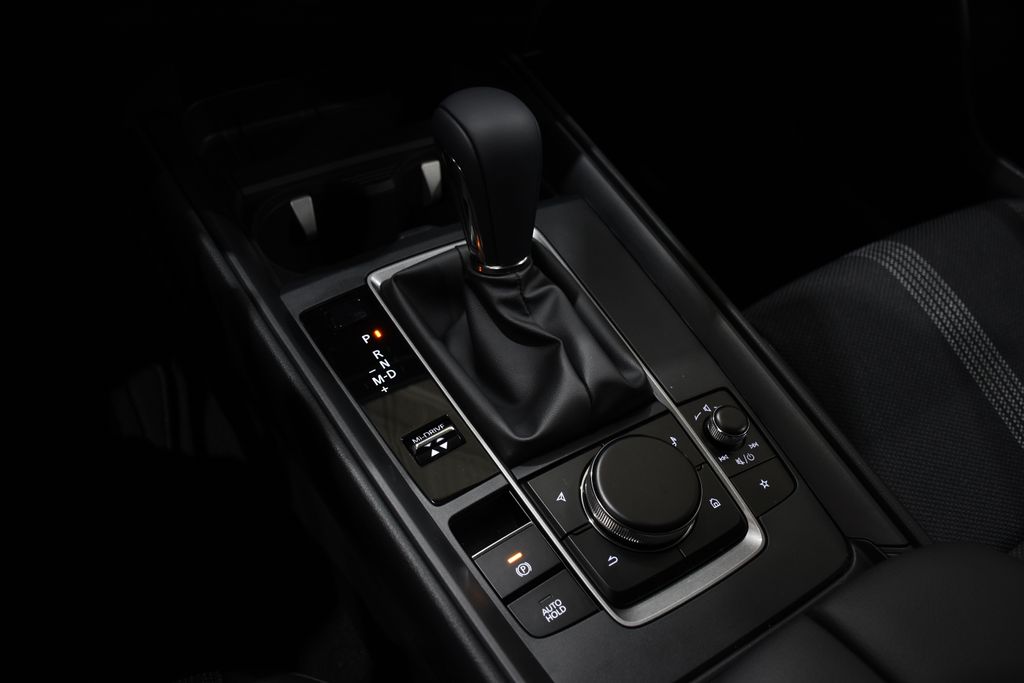 Vehicle image 18 of 26