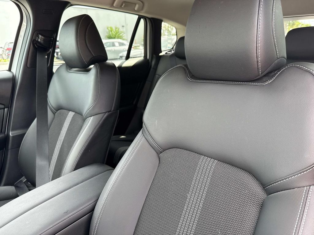 2025 Mazda CX-50 2.5 S Select Package Image 11 of 42