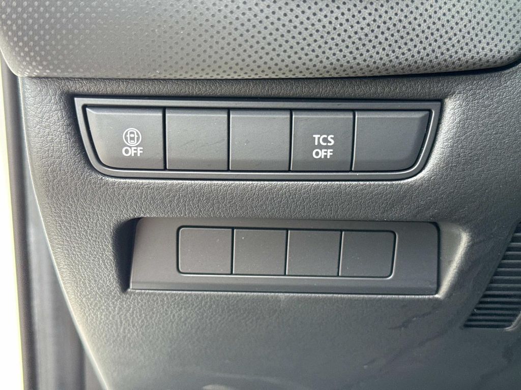 2025 Mazda CX-50 2.5 S Select Package Image 26 of 42