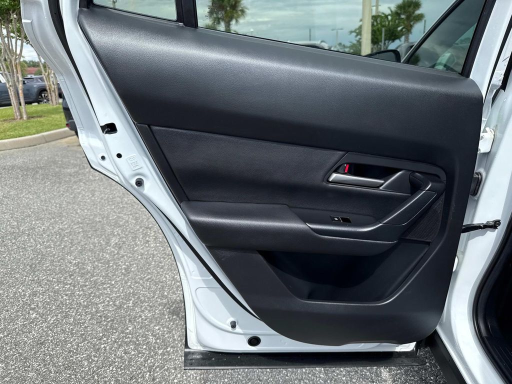 2025 Mazda CX-50 2.5 S Select Package Image 25 of 42