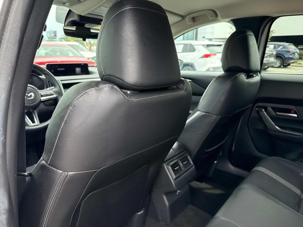 2025 Mazda CX-50 2.5 S Select Package Image 13 of 42