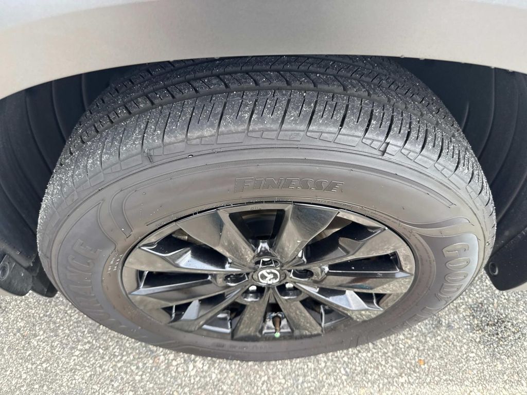 2025 Mazda CX-50 2.5 S Select Package Image 9 of 42