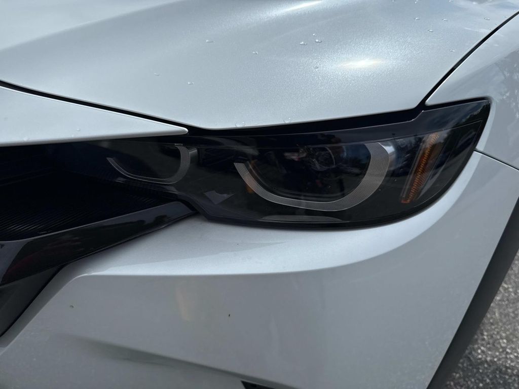 2025 Mazda CX-50 2.5 S Select Package Image 28 of 42