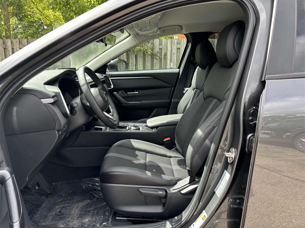 Vehicle image 8 of 29
