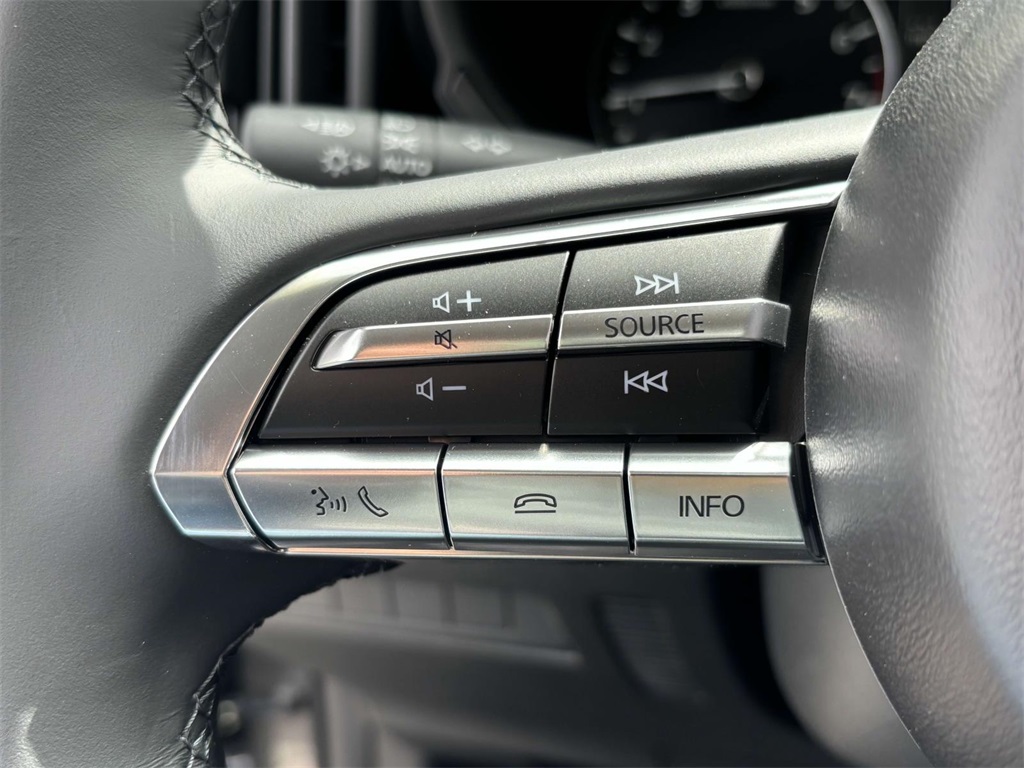 Vehicle image 15 of 29