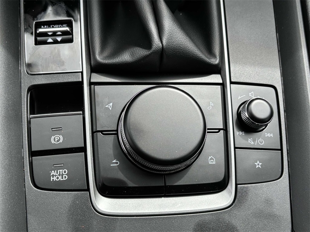 Vehicle image 21 of 29