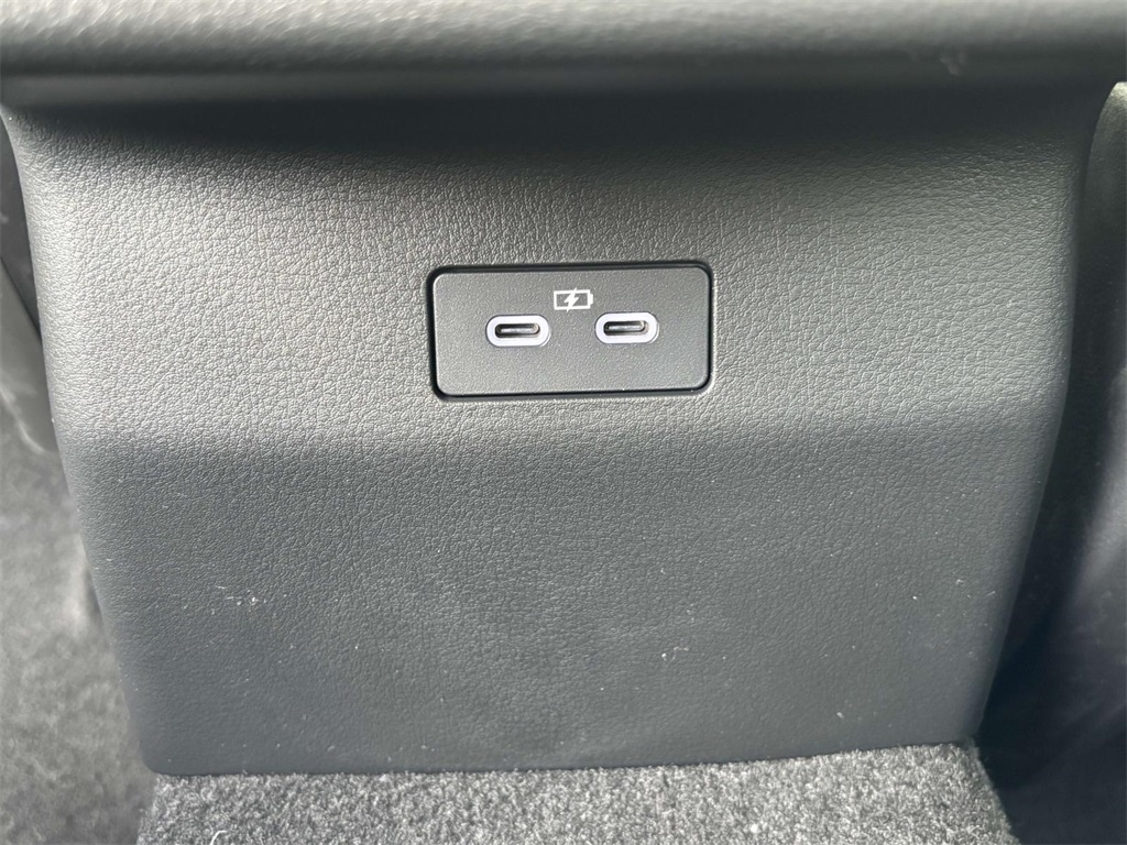 Vehicle image 24 of 29