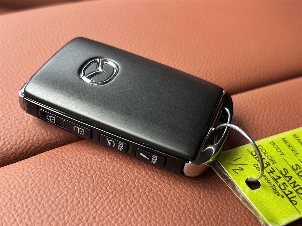 Vehicle image 22 of 33