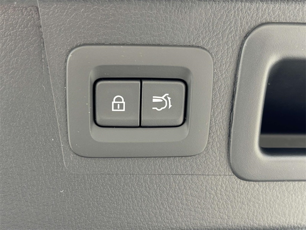 Vehicle image 29 of 33
