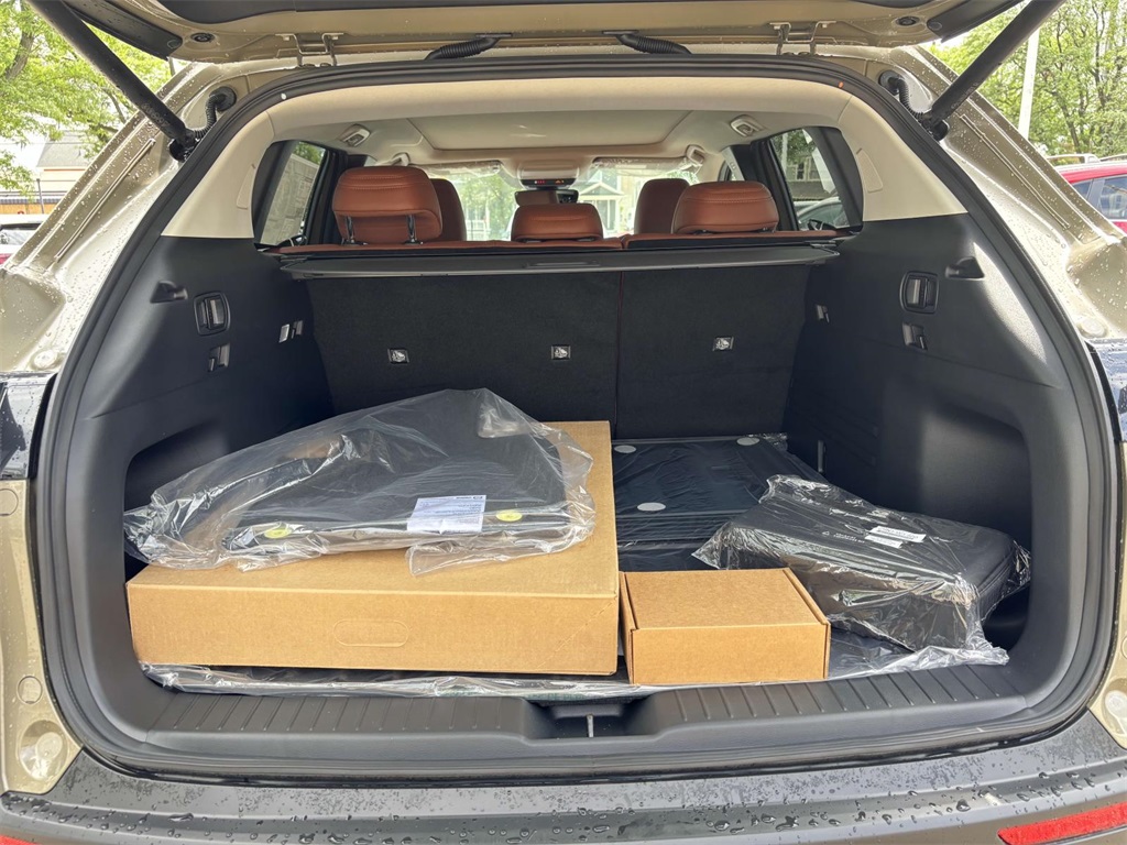 Vehicle image 8 of 33