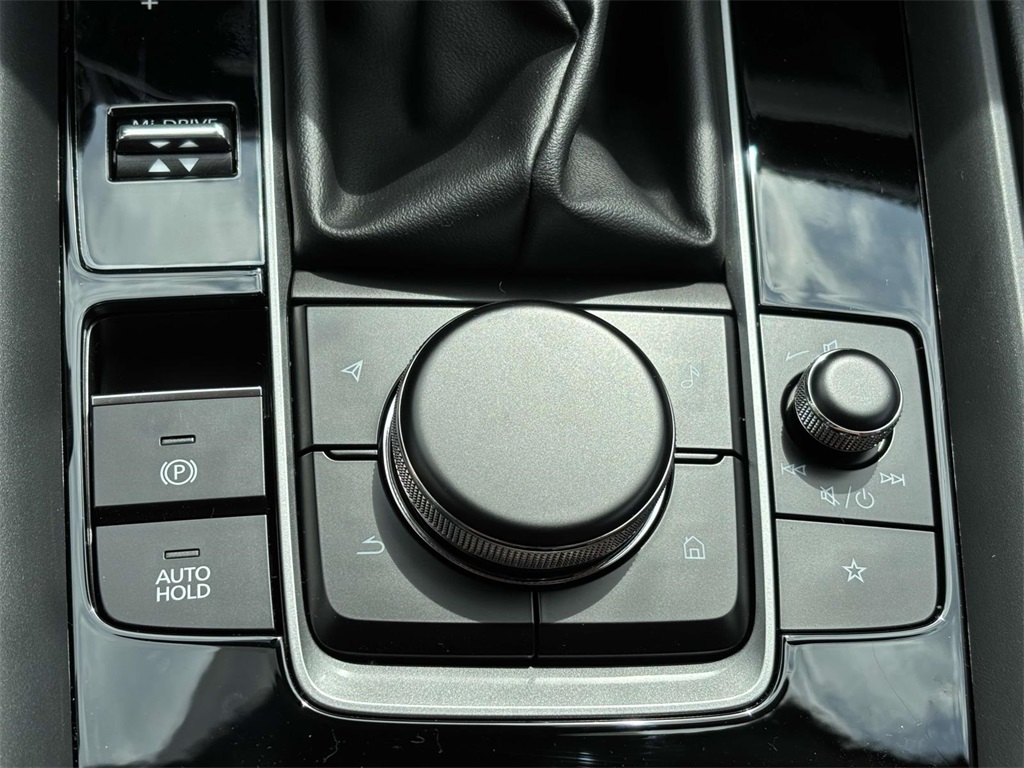 Vehicle image 16 of 33