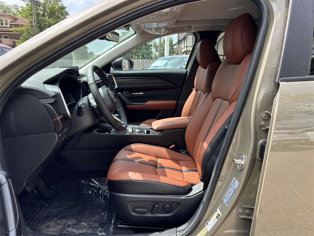 Vehicle image 10 of 33