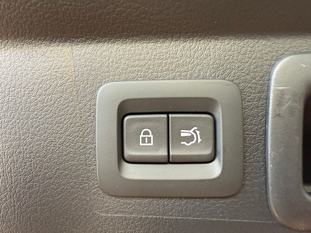 2025 Mazda CX-50 2.5 Turbo Meridian Edition Image 28 of 33