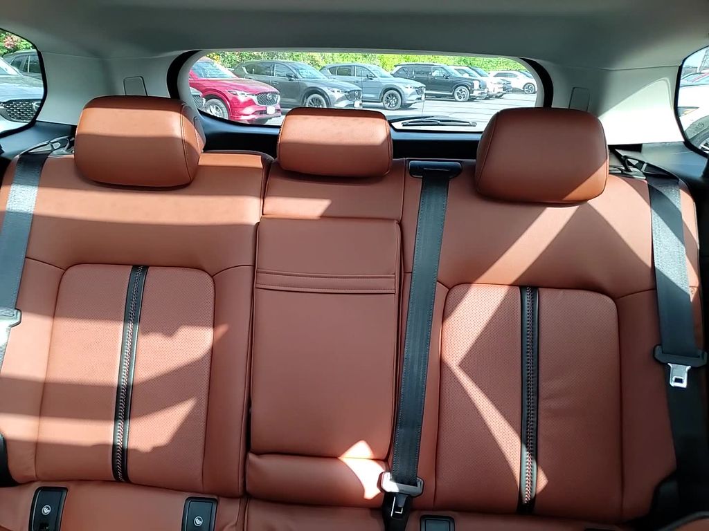 2025 Mazda CX-50 2.5 Turbo Meridian Edition Image 12 of 24