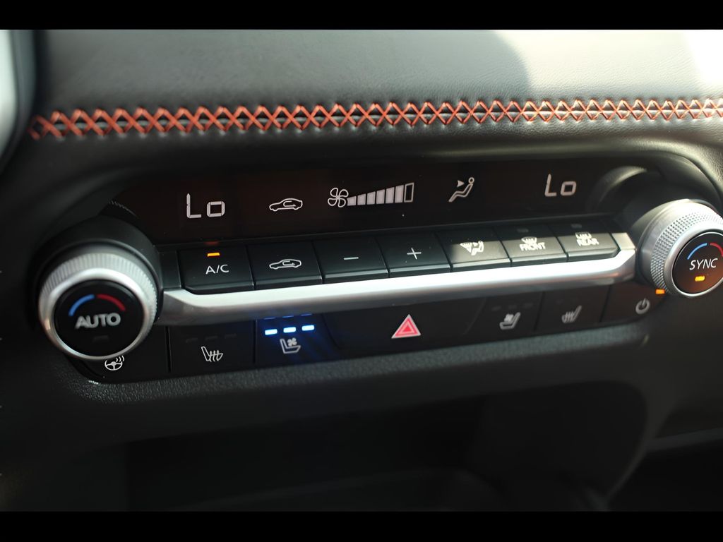 Vehicle image 18 of 20