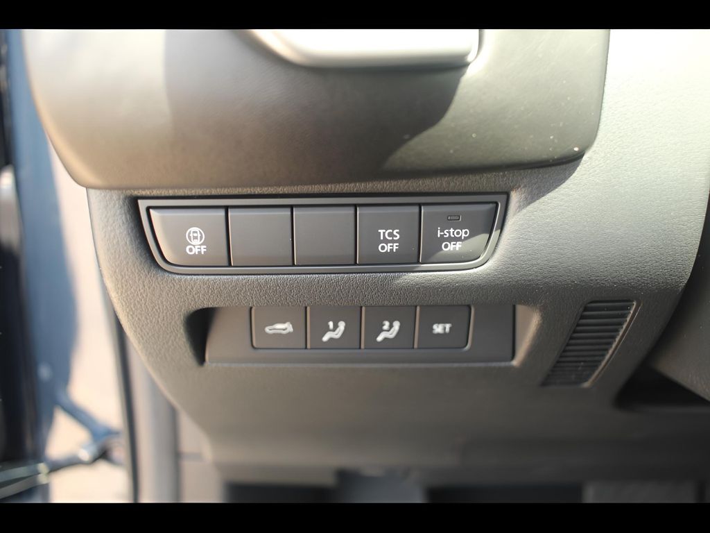 Vehicle image 16 of 20