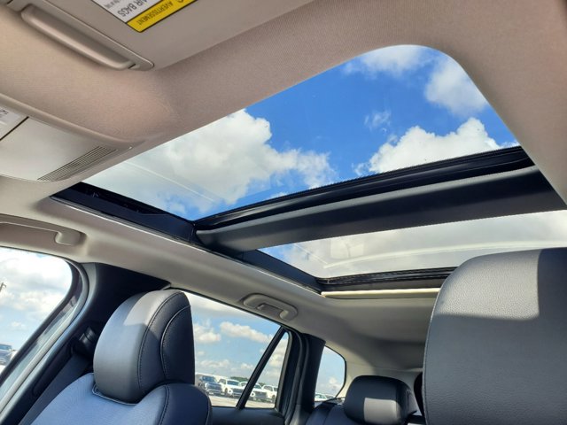 Vehicle image 9 of 13