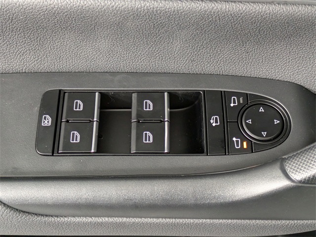 Vehicle image 22 of 30