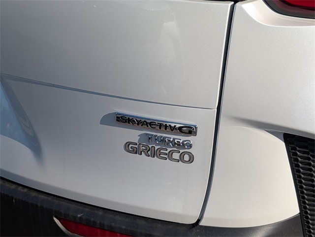 Vehicle image 11 of 12