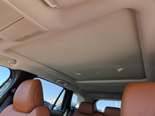 Vehicle image 18 of 30
