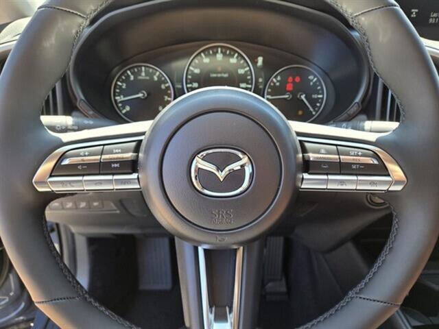 Vehicle image 21 of 30