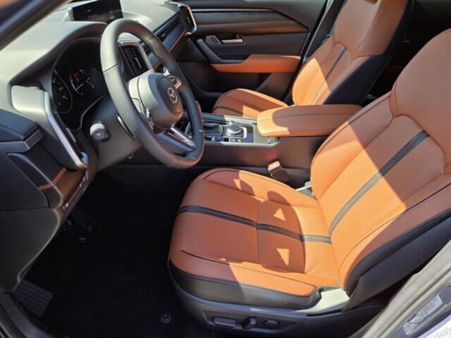 Vehicle image 17 of 30