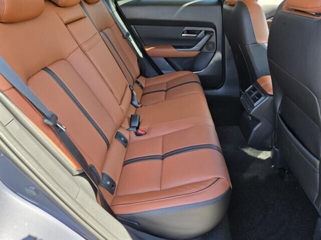 Vehicle image 14 of 30