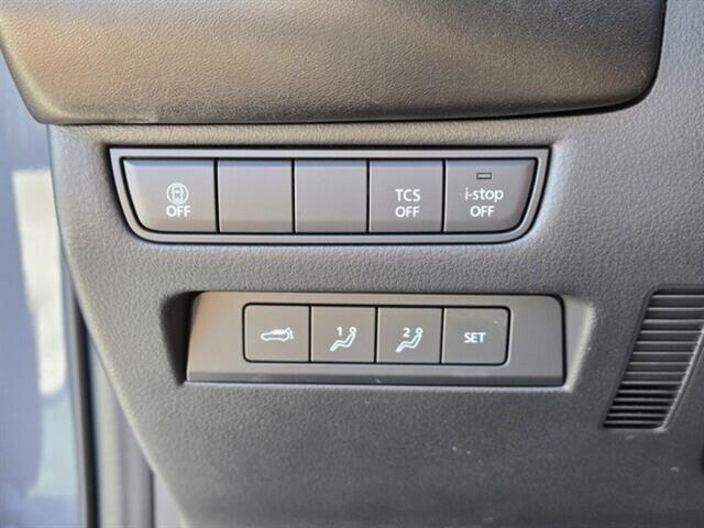 Vehicle image 25 of 30