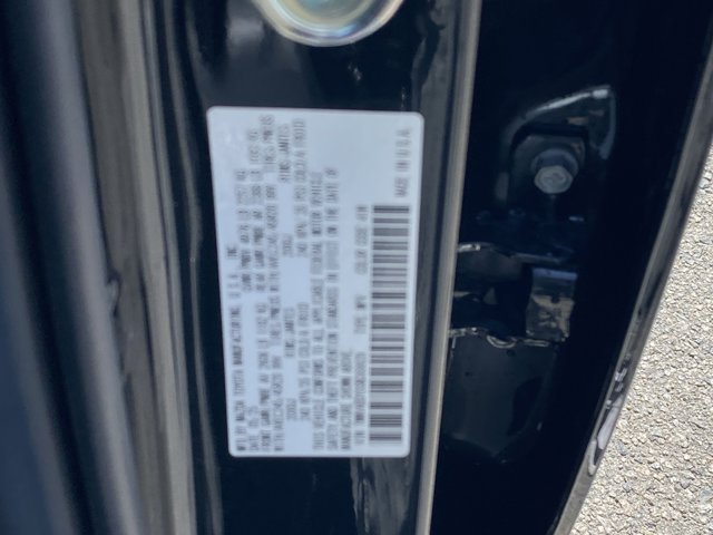 Vehicle image 14 of 18