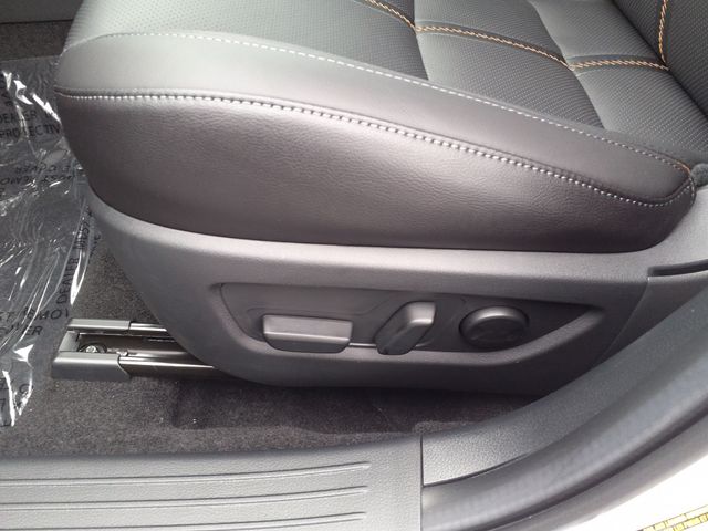 Vehicle image 26 of 29