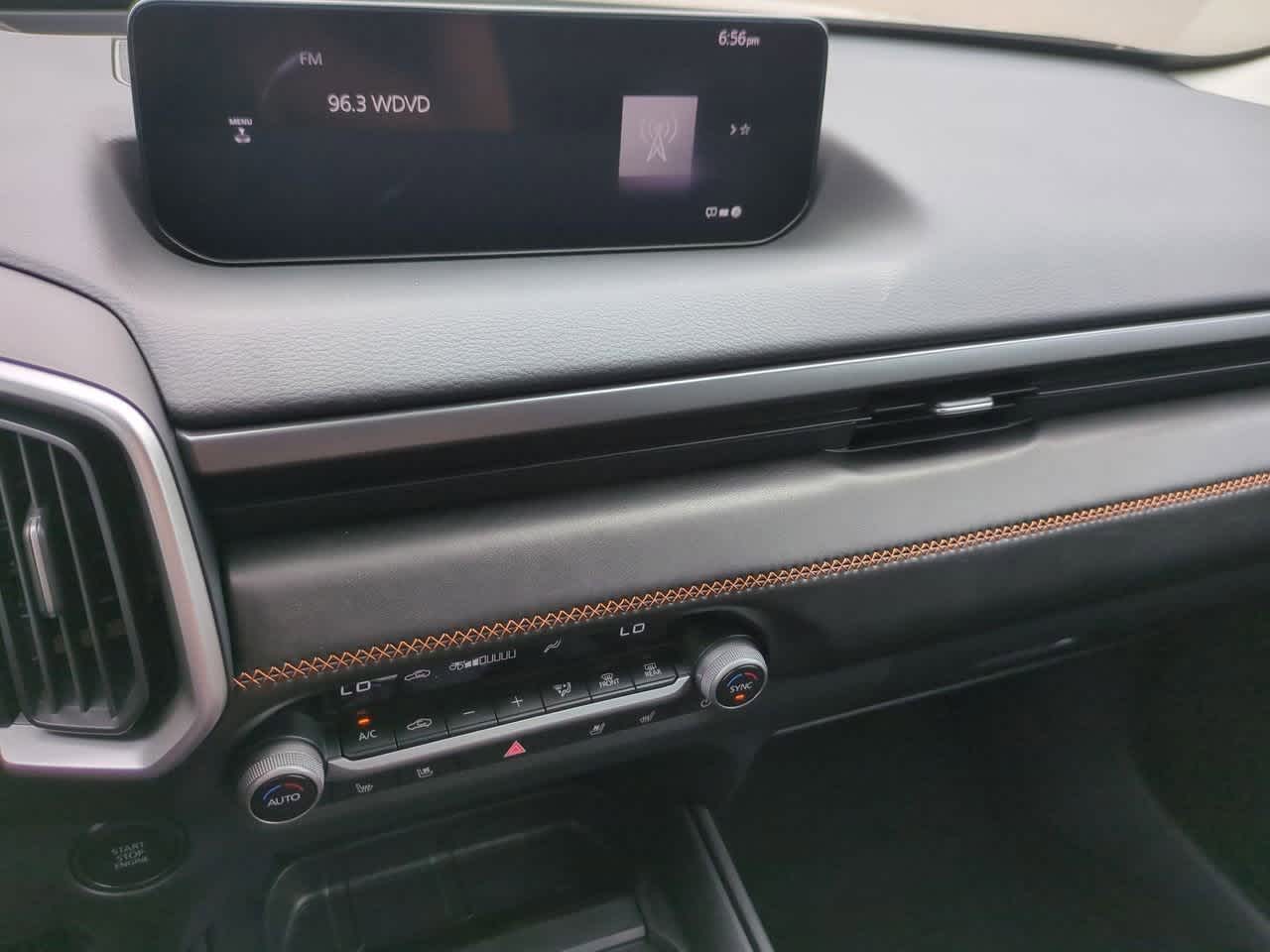 Vehicle image 21 of 34