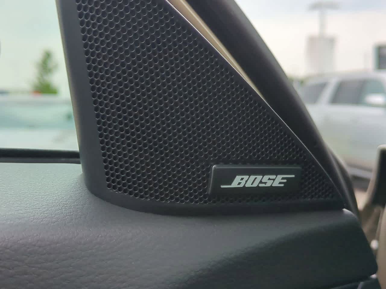 Vehicle image 29 of 34