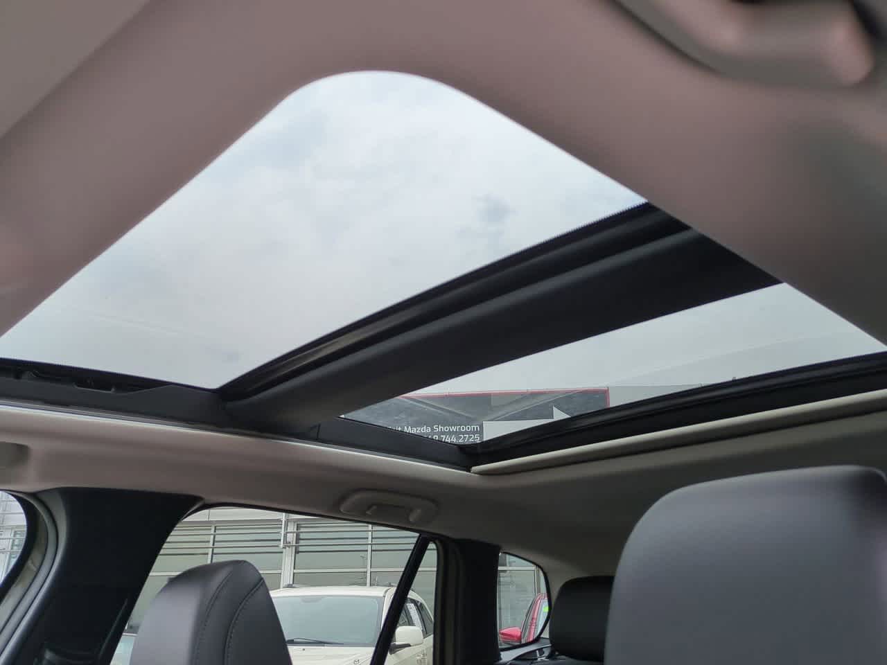 Vehicle image 17 of 34