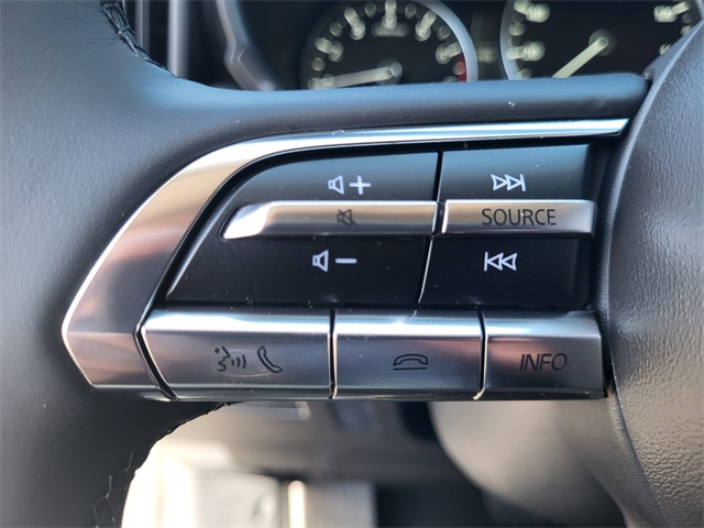 Vehicle image 23 of 24