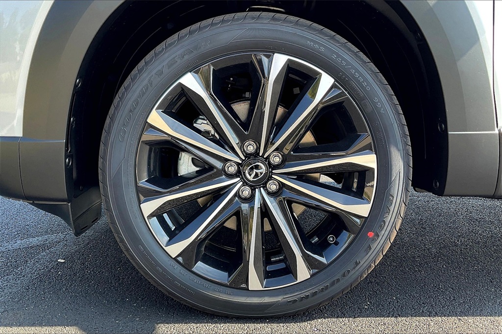 2025 Mazda CX-50 2.5 Turbo Premium Package Image 6 of 14
