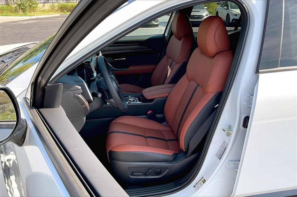 2025 Mazda CX-50 2.5 Turbo Premium Package Image 7 of 14