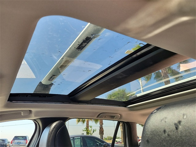Vehicle image 16 of 23