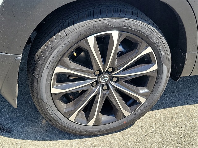 Vehicle image 22 of 23