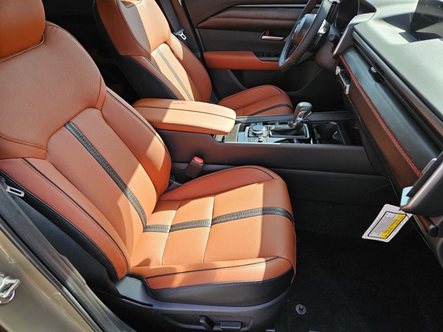 Vehicle image 18 of 22