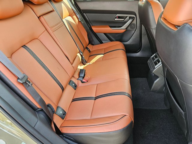 Vehicle image 19 of 22